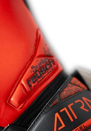 Воротарські рукавички Reusch Attrakt Freegel Silver NC для дорослих, унісекс