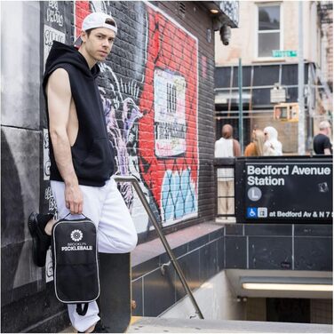 Набір для піклболу Brooklyn Pickleball Co: 2 білі карбонові ракетки, 4 м'ячі, чохол, рельєфна нековзна ручка, стартовий комплект