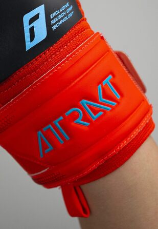 Воротарські рукавички Reusch Attrakt Freegel Silver з відмінним зчепленням та внутрішнім швом