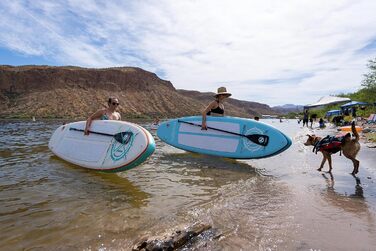 Надувна дошка для веслування iROCKER Nautical Go Cruiser, відмінна маневреність, довжина 3 м, ширина 86,4 см, SUP 15,2 см з повідцем, ластами та ремкомплектом (синій/білий)