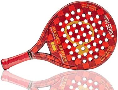 СЕРІЯ PADEL Серія SPIN ABS і полікарбонатна ракетка Padel Максимальна продуктивність завдяки інноваційним, нековзним прогумованим бічним сторонам Червона ракетка тверда, синя ракетка м'яка, ракетка екстра м'яка (червона)