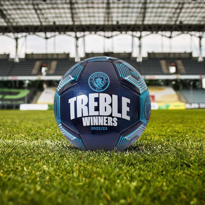 Офіційно ліцензований футбол Manchester City Treble Football - Футбол розміру 5 з міцним ПВХ, колекційне видання - ідеально підходить для вболівальників і гравців для вболівальників Ман Сіті (ВМС)