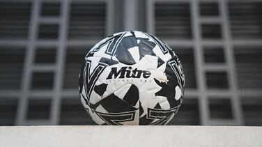 М'яч Mitre Ultimax One, розмір 4, білий