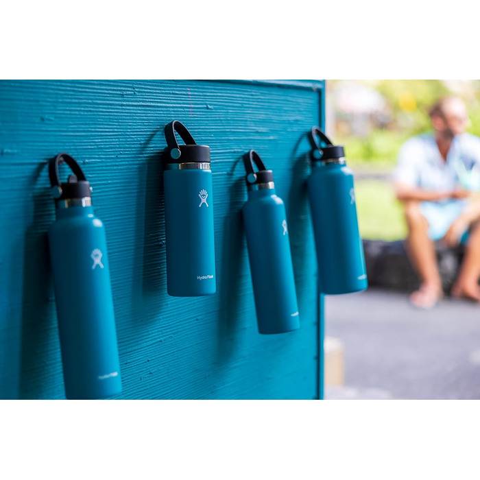 Гідрофляга HYDRO FLASK 532 мл – вакуумна пляшка з нержавіючої сталі для води, спортивна термобутилка з герметичною кришкою Flex Cap і ремінцем, широка шийка, підходить для посудомийної машини, колір Seagrass