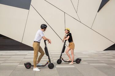 Електросамокат Segway-Ninebot E45D, 20 км/год, запас 45 км, вулиця дозволена