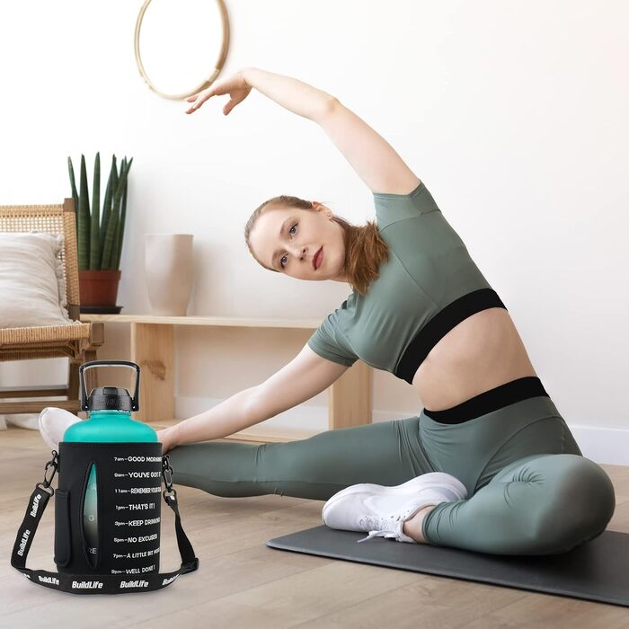 Пляшка для води QuiFit 3.8 л з трубочкою, мотиваційною розміткою, BPA-free, герметична, для спорту та фітнесу, зелено-чорна з чохлом