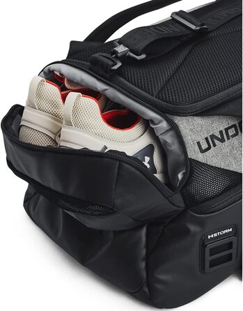 Спортивна сумка Under Armour UA містить спортивну сумку Duo SM Duffle (одного розміру, сіра смола середнього вересу, одномісна)