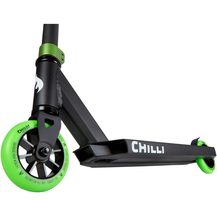 Трюковий самокат Chilli Pro Scooter H82 см Трюкова педаль Скутер Чорний Зелений наклейка Fantic26 Griptape