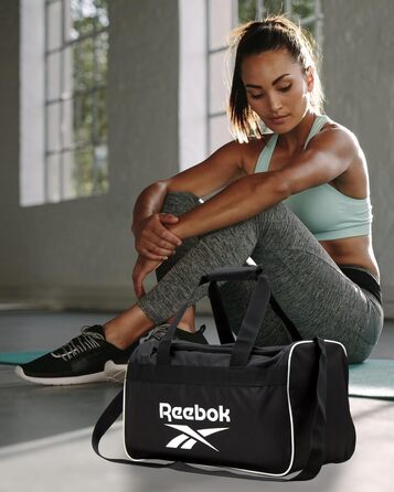 Сумка-дафл Reebok Warrior II чорна з логотипом, мала, унісекс, для подорожей, спорту та ручної поклажі