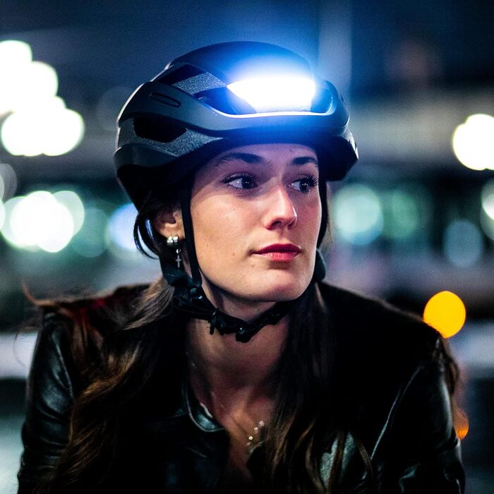 Розумний велосипедний шолом Lumos Ultra Smart-Helm Plus з LED-підсвіткою, поворотниками, стоп-сигналами, Bluetooth, для чоловіків і жінок, колір чорний, розмір M-L