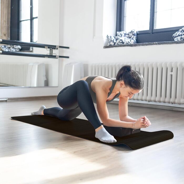 Набір для йоги BalanceFrom GoYoga 7-в-1: килимок 1/2'' з ременем, 2 блоки, рушники, ремінь та наколінник, чорний