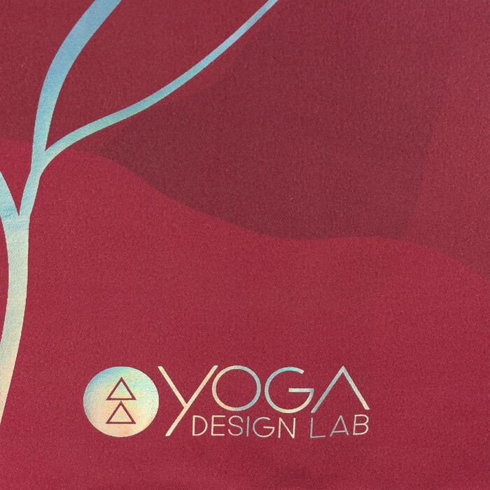 Туристичний килимок для йоги Yoga Design Lab 1,5 мм Тонкий, не ковзає, складний, легкий, килимок/рушник, можна прати в пральній машині з ремінцем для перенесення (Iris, 1,5 мм)