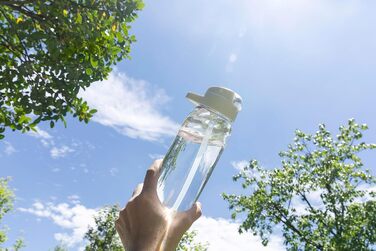 Прозора пляшка для води з трубочкою, BPA-free Tritan, 850 мл, з часовими мітками, для офісу, школи, спортзалу та тренувань