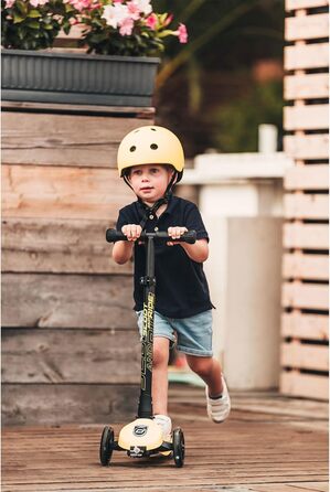 Дитячий шолом Scoot and Ride з регульованими ремінцями, матовим покриттям, LED-підсвіткою та м’якою флісовою підкладкою, розміри S/M