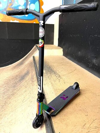 Тип R Трюковий самокат H82,5 см Oilslick Rainbow неохром наклейка Fantic26 Griptape