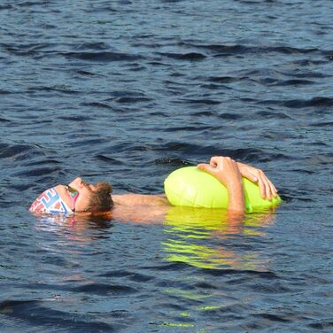 Буй буксируваний унісекс BornToSwim, неоновий зелений (28x49 см)