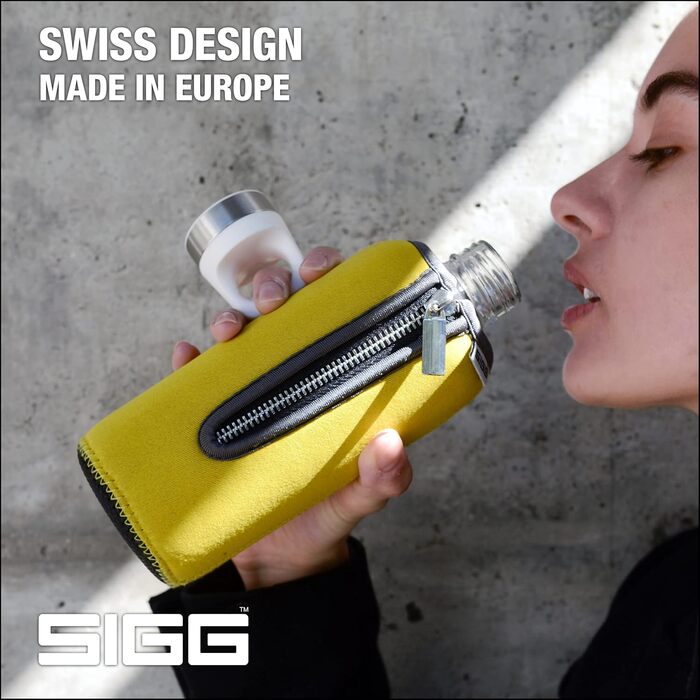 Пляшка SIGG Stella 0.5 л, беззабруднююча, герметична, з неопреновим чохлом