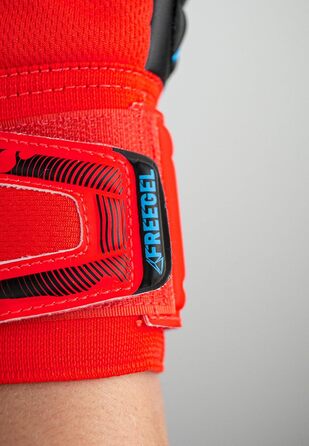 Воротарські рукавички Reusch Attrakt Freegel Silver з відмінним зчепленням та внутрішнім швом